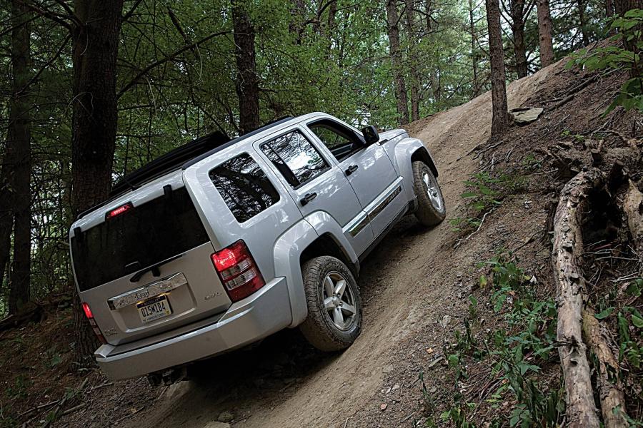  Jeep Liberty 2008 года  (фото 36 из 98)